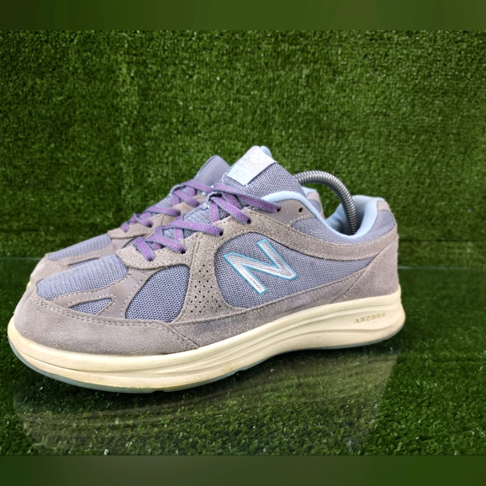 New Balance 877 Walking Shoes Purple and Gray Womens Size 10